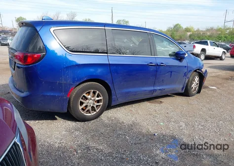 2020 Chrysler Pacifica Touring z USA, uszkodzony, nr VIN 2C4RC1FGXLR185354